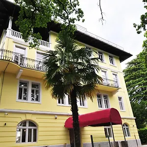 Hotel Laurel